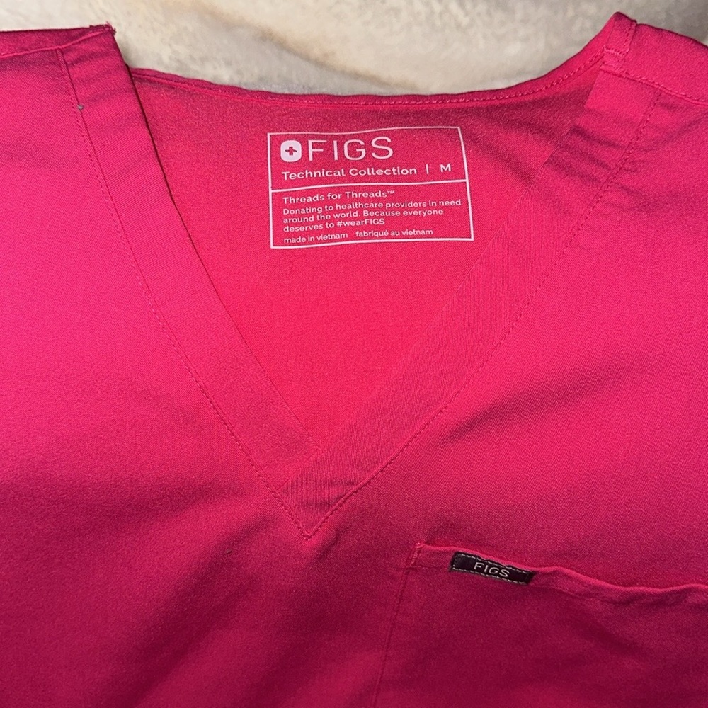 Shocking pink | Figs | Medium top